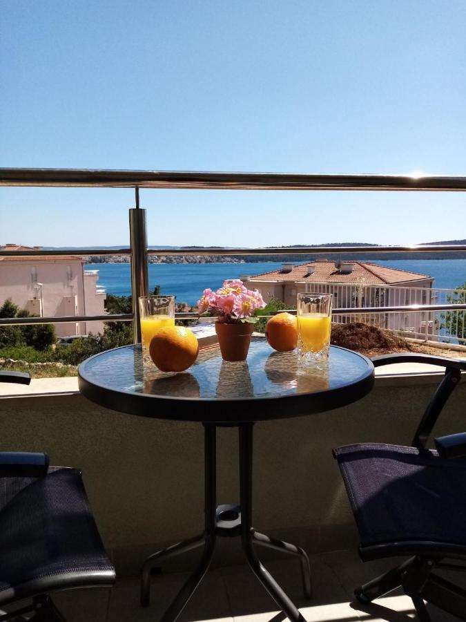 Apartman Mikola With Sea View Trogir Eksteriør bilde