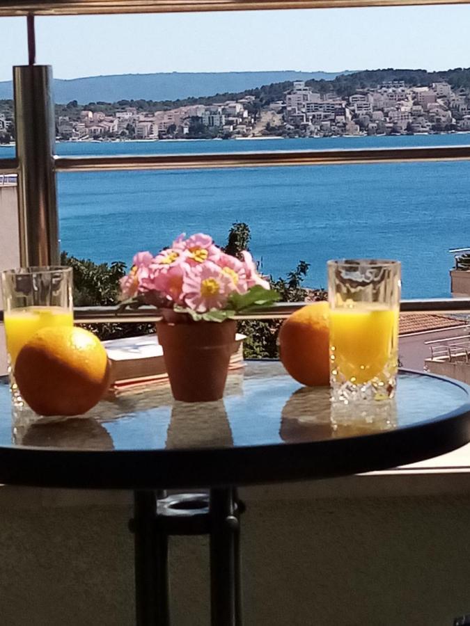 Apartman Mikola With Sea View Trogir Eksteriør bilde