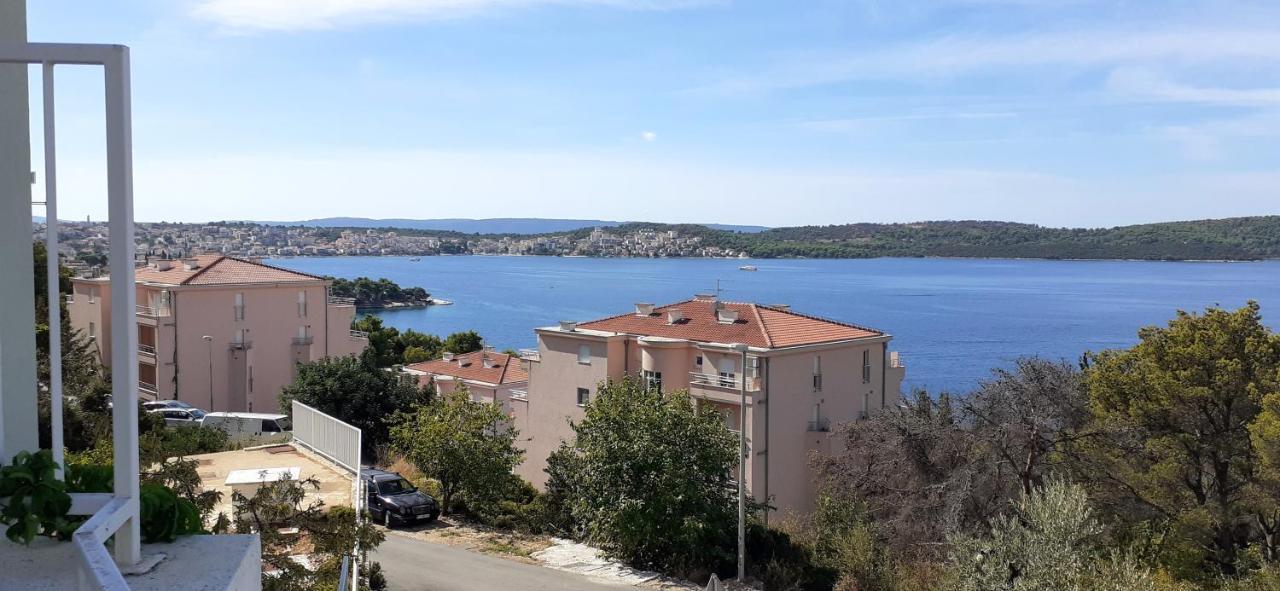 Apartman Mikola With Sea View Trogir Eksteriør bilde